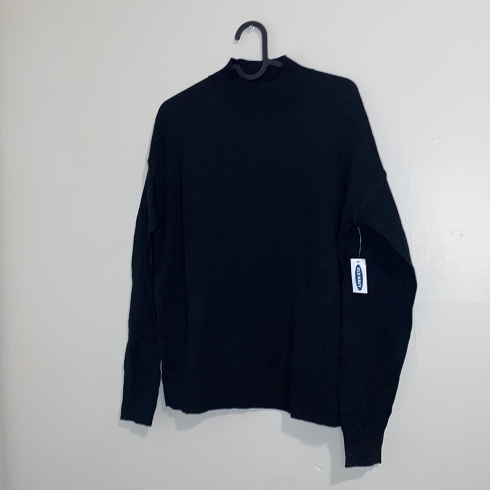 🪿Mini Turtleneck Black Sweater! - Picture 2 of 4